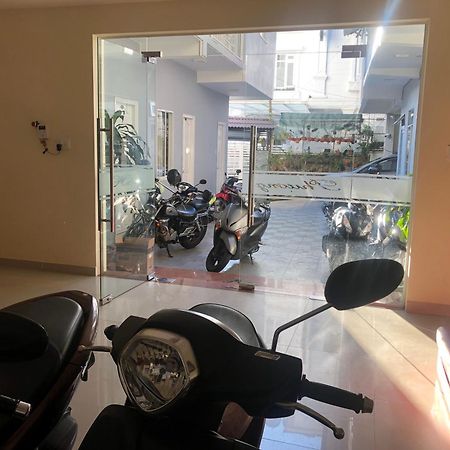 Phuong Hong Guesthouse Да Лат Екстериор снимка