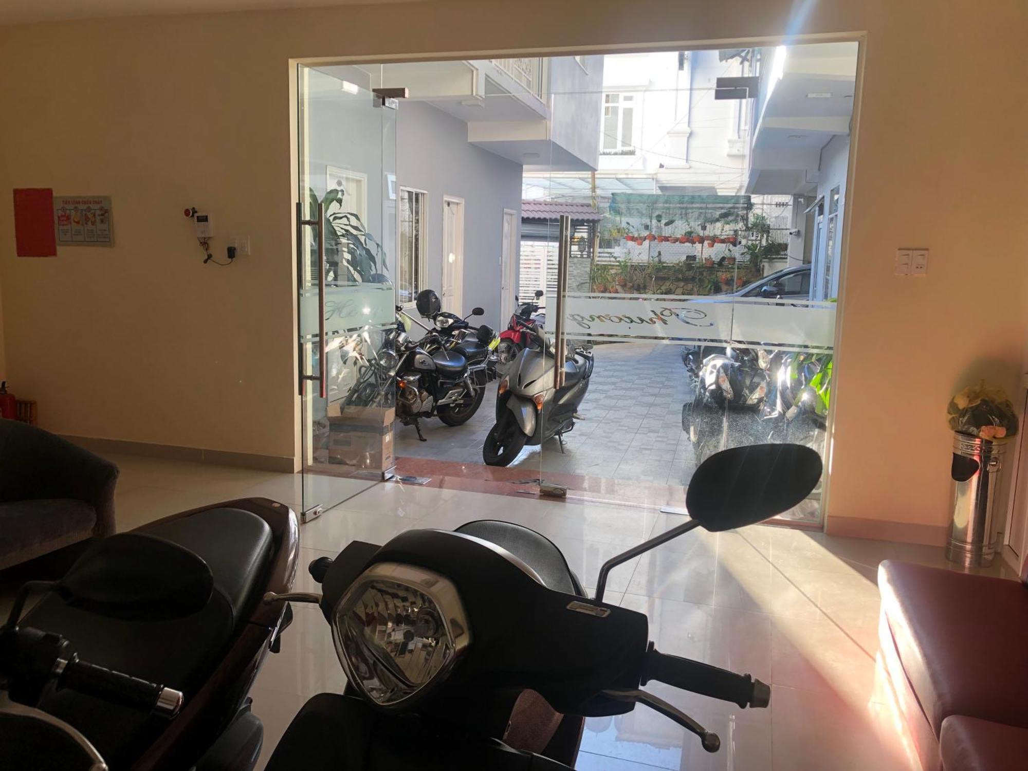 Phuong Hong Guesthouse Да Лат Екстериор снимка